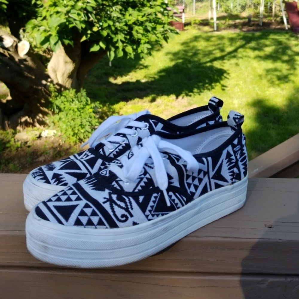 Platform sneakers
